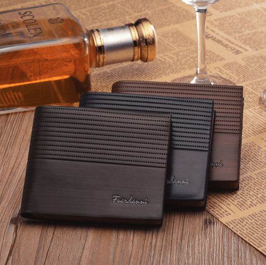 Men’s slim leather bifold wallet closed, minimalist pocket wallet for cards and cash