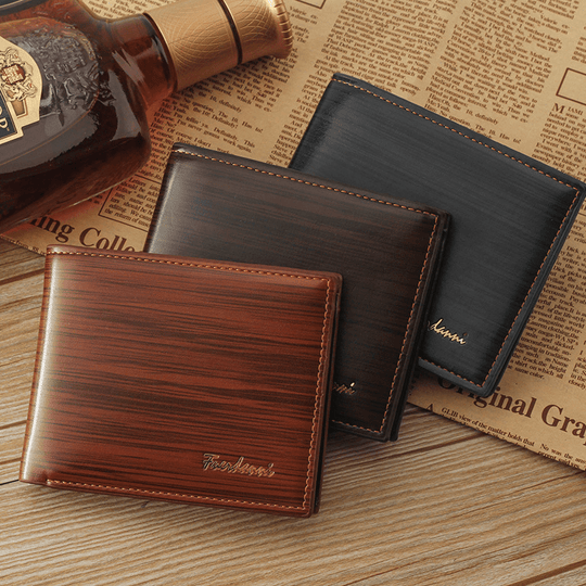 Men’s slim leather bifold wallet closed, minimalist pocket wallet for cards and cash